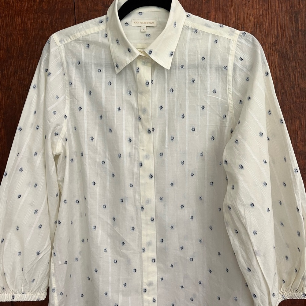 ANN MASHBURN Ivory Shirt with Navy Accents
